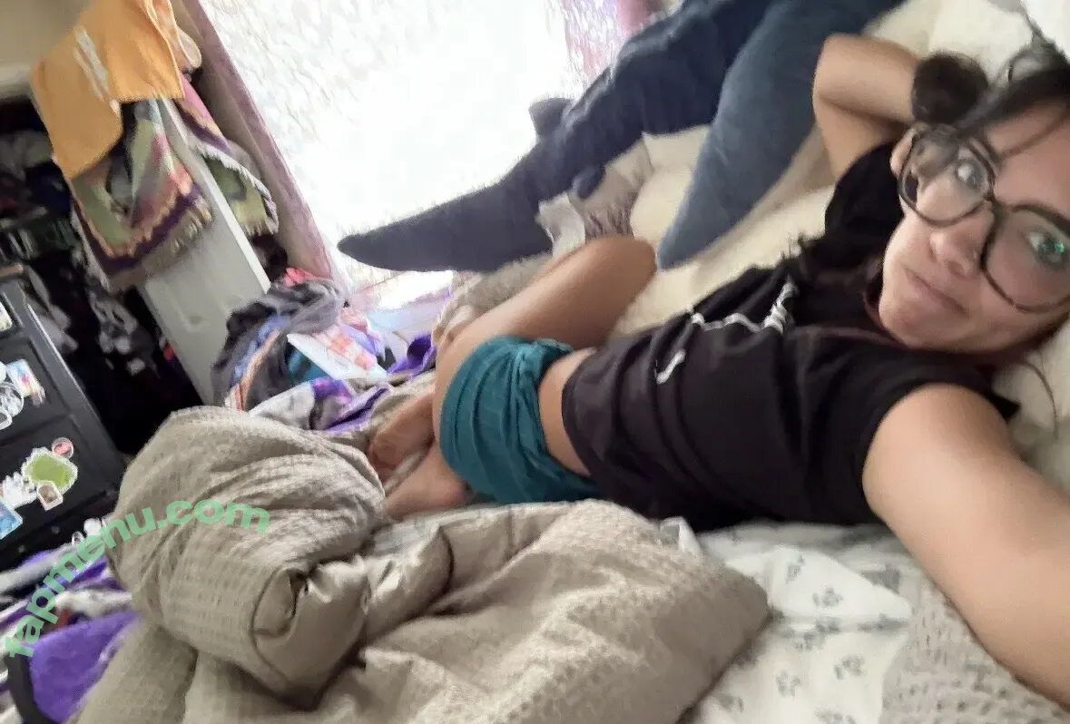 Angelina Fishtank nude photo #0081 (2and3dar_t / Purplemoths143 / angelinnareyes / purplemoths)