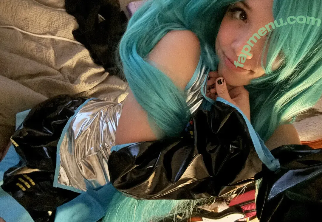 Angelina Fishtank nude photo #0144 (2and3dar_t / Purplemoths143 / angelinnareyes / purplemoths)