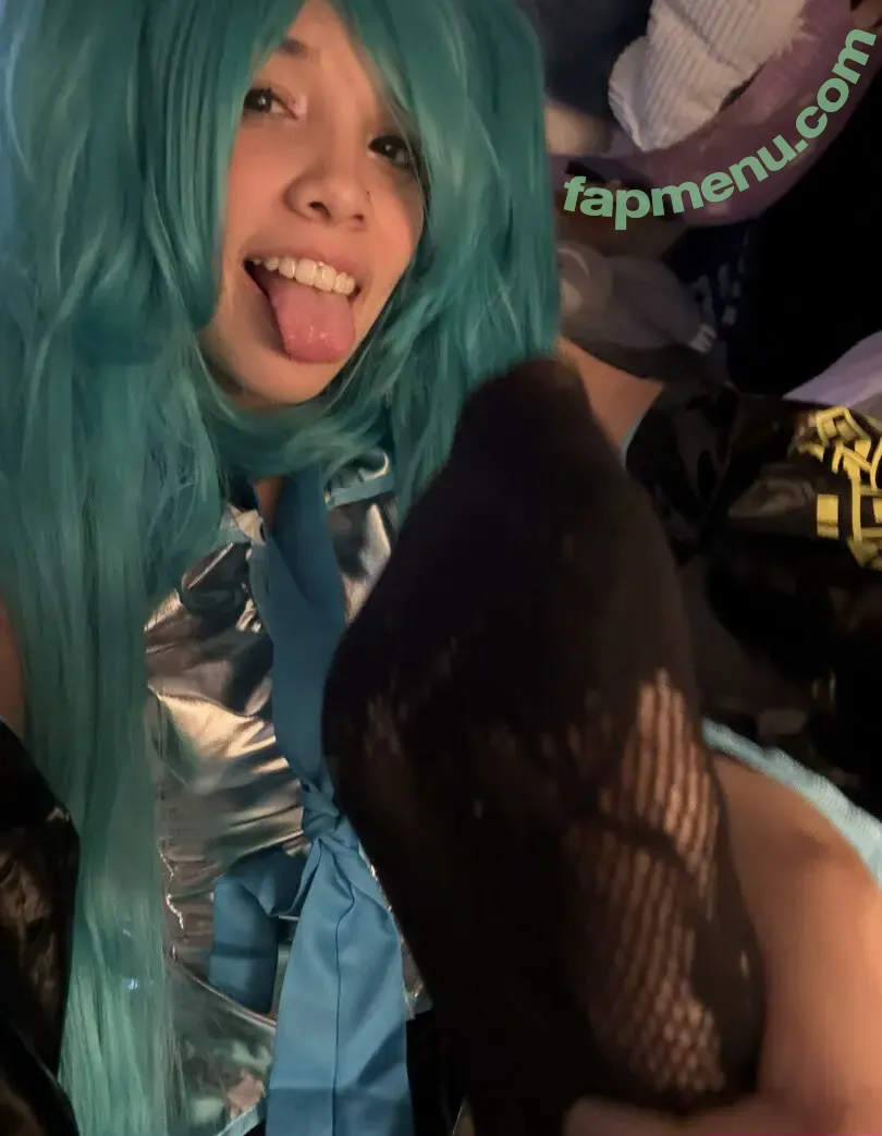 Angelina Fishtank nude photo #0145 (2and3dar_t / Purplemoths143 / angelinnareyes / purplemoths)