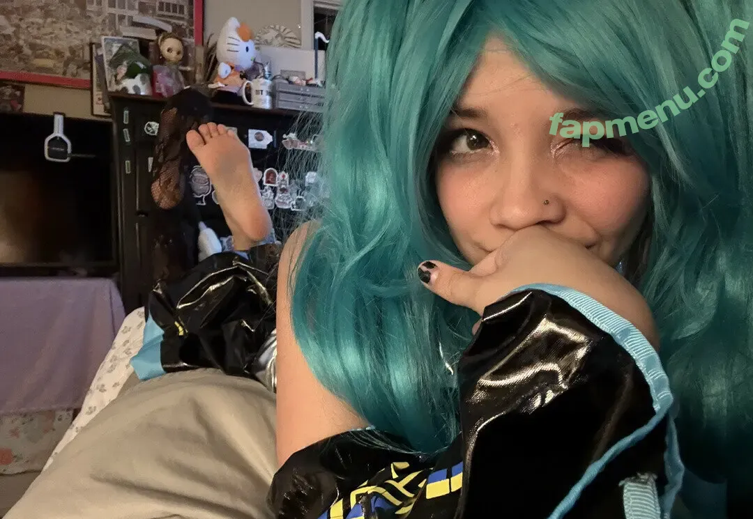 Angelina Fishtank nude photo #0146 (2and3dar_t / Purplemoths143 / angelinnareyes / purplemoths)