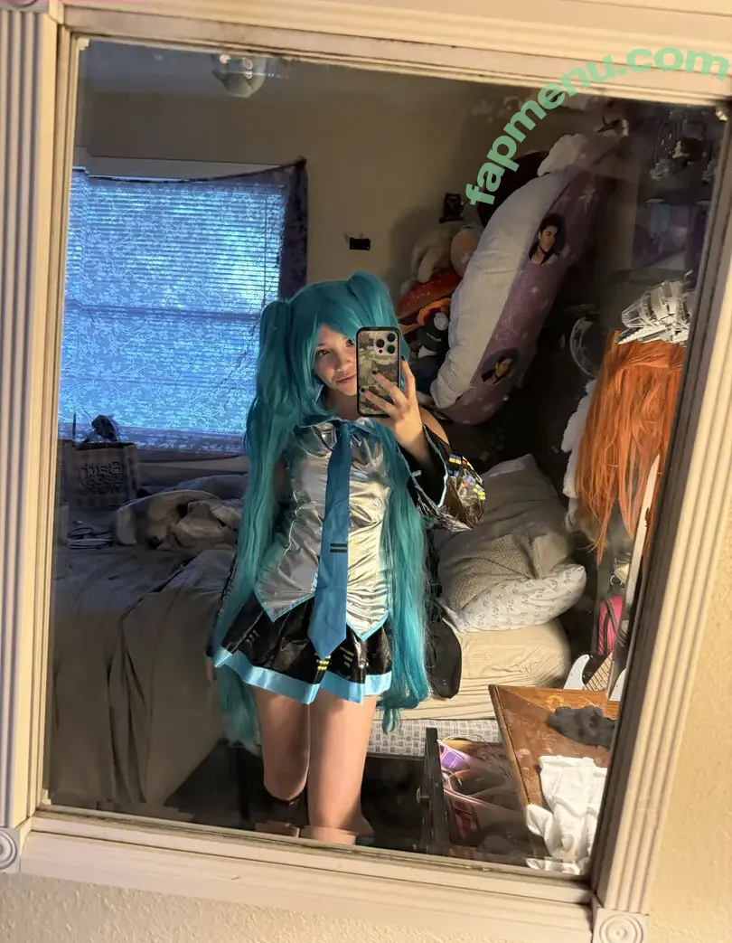 Angelina Fishtank nude photo #0147 (2and3dar_t / Purplemoths143 / angelinnareyes / purplemoths)