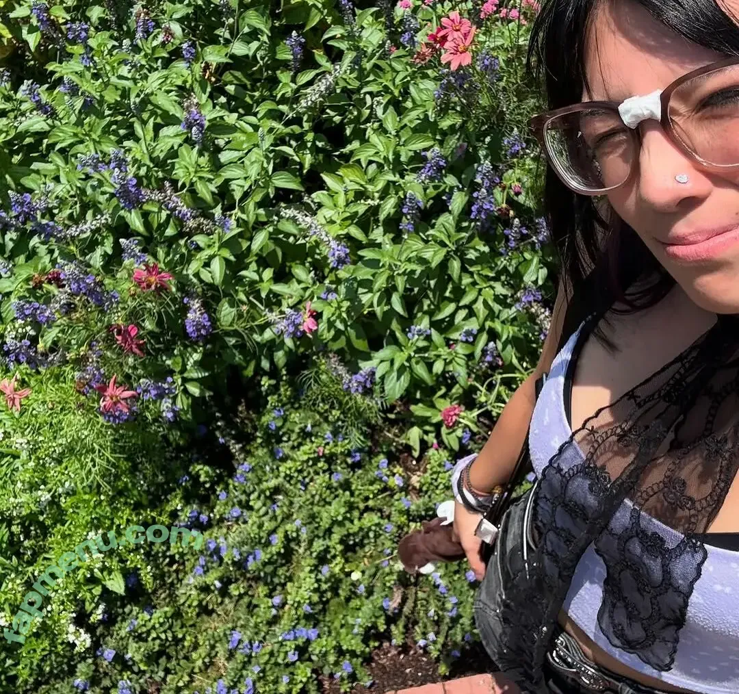 Angelina Fishtank nude photo #0150 (2and3dar_t / Purplemoths143 / angelinnareyes / purplemoths)