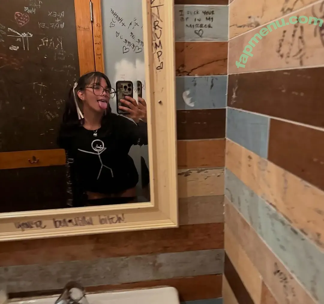 Angelina Fishtank nude photo #0151 (2and3dar_t / Purplemoths143 / angelinnareyes / purplemoths)