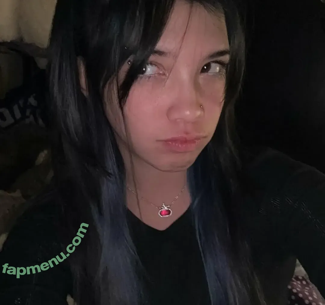 Angelina Fishtank nude photo #0153 (2and3dar_t / Purplemoths143 / angelinnareyes / purplemoths)