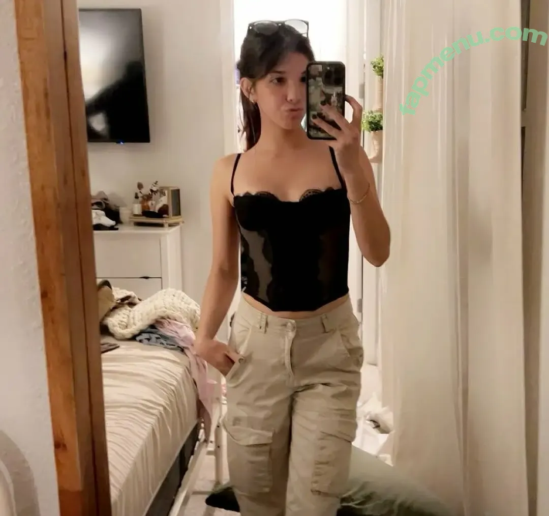 Angelina Fishtank nude photo #0168 (2and3dar_t / Purplemoths143 / angelinnareyes / purplemoths)