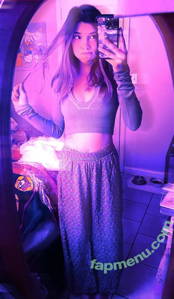 Angelina Fishtank nude photo #0173 (2and3dar_t / Purplemoths143 / angelinnareyes / purplemoths)