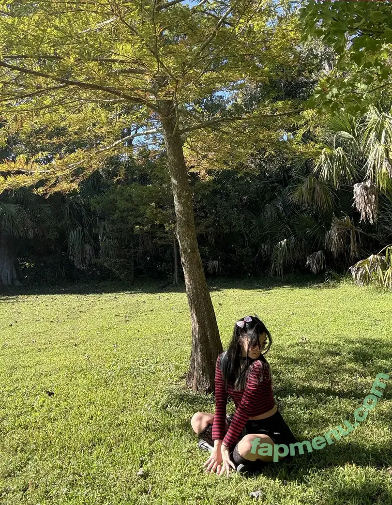 Angelina Fishtank nude photo #0179 (2and3dar_t / Purplemoths143 / angelinnareyes / purplemoths)