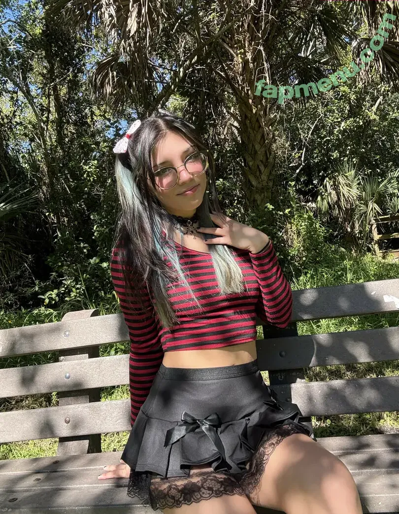 Angelina Fishtank nude photo #0182 (2and3dar_t / Purplemoths143 / angelinnareyes / purplemoths)