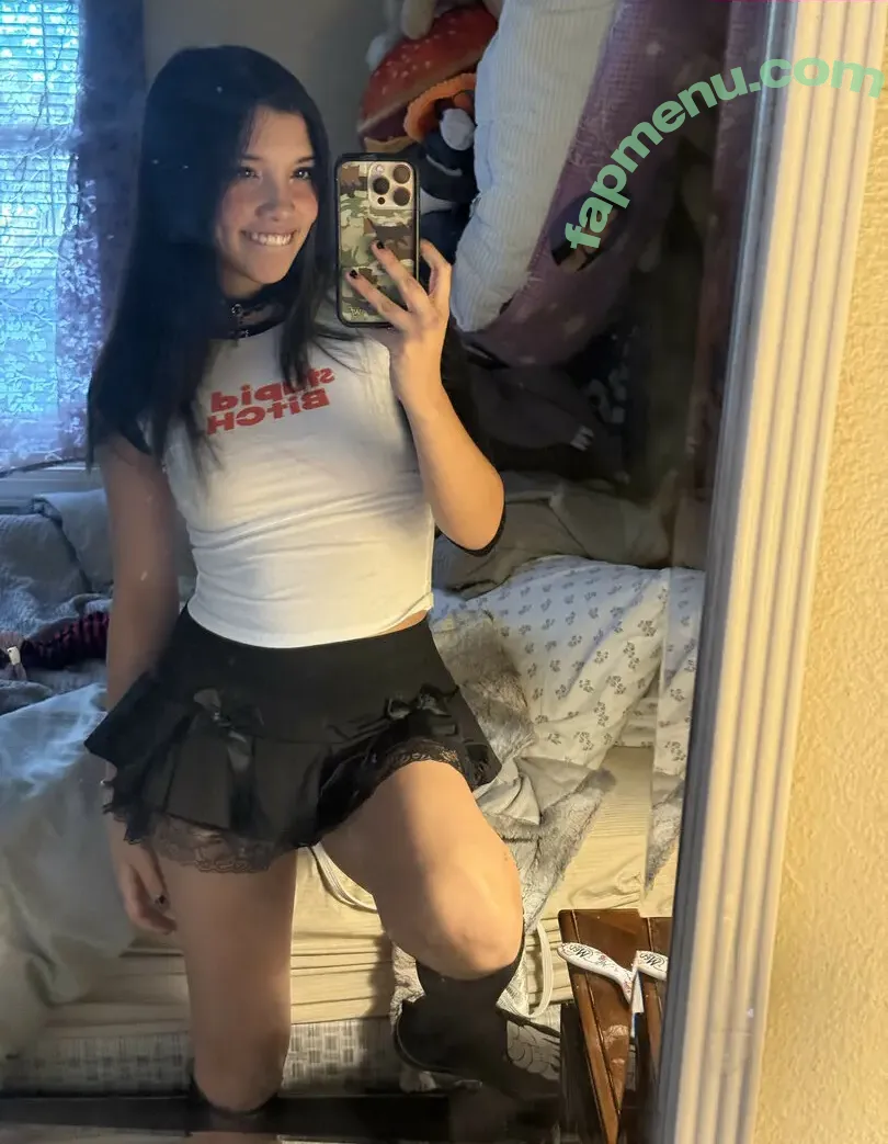 Angelina Fishtank nude photo #0186 (2and3dar_t / Purplemoths143 / angelinnareyes / purplemoths)