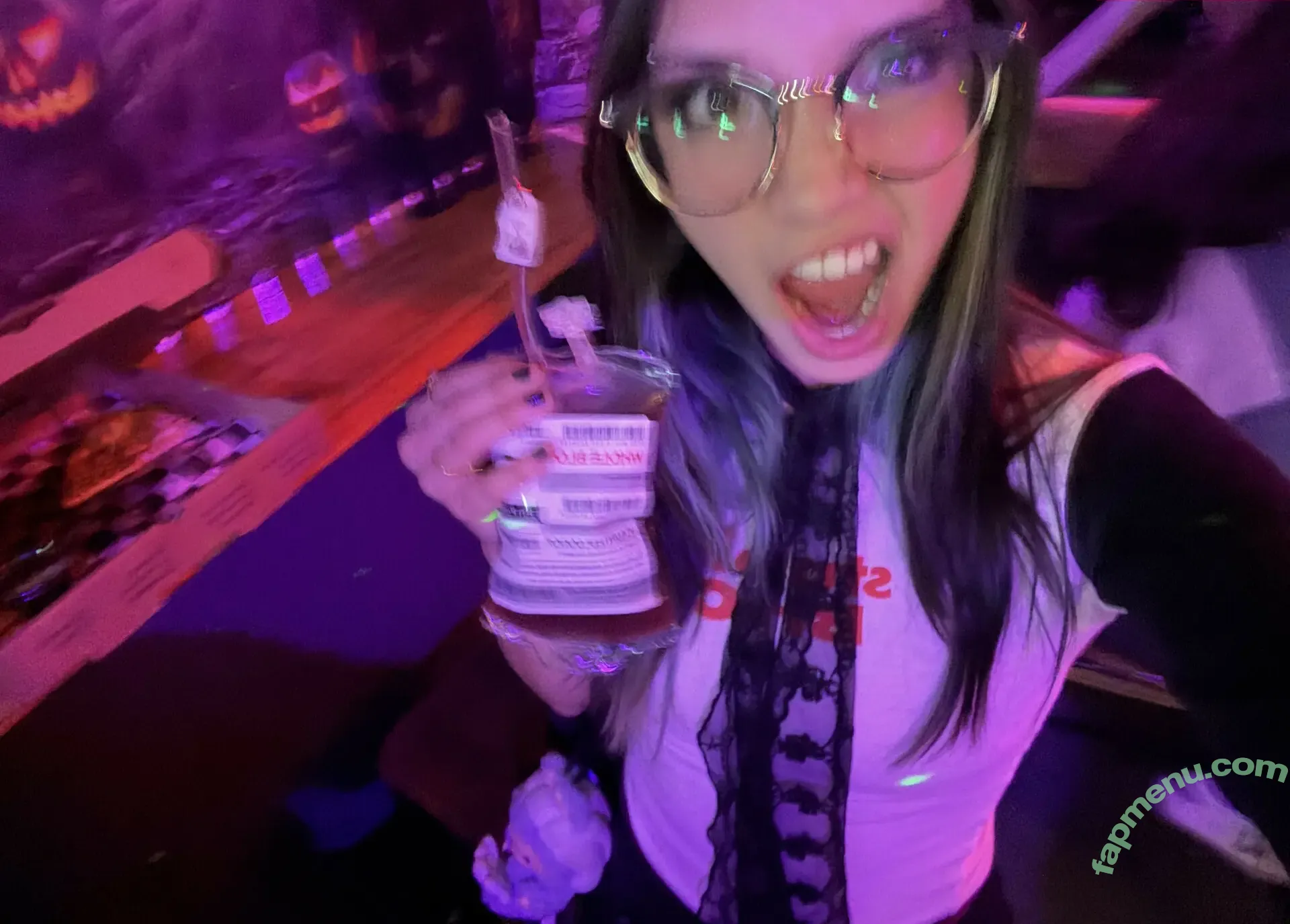 Angelina Fishtank nude photo #0193 (2and3dar_t / Purplemoths143 / angelinnareyes / purplemoths)