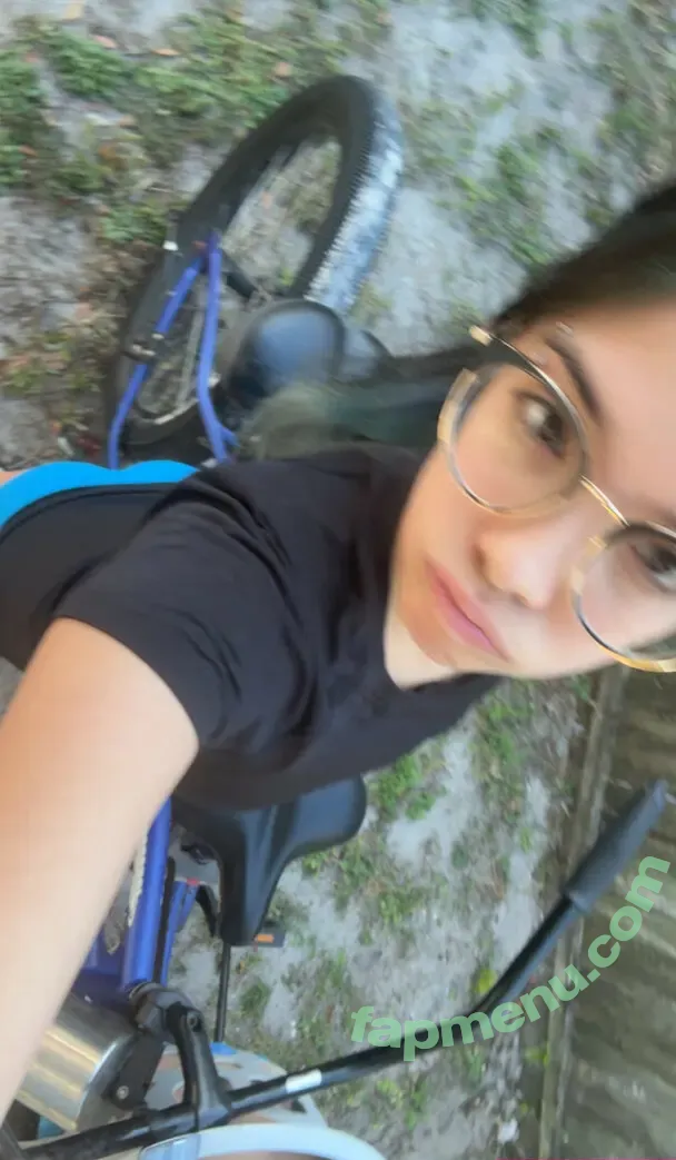 Angelina Fishtank nude photo #0196 (2and3dar_t / Purplemoths143 / angelinnareyes / purplemoths)