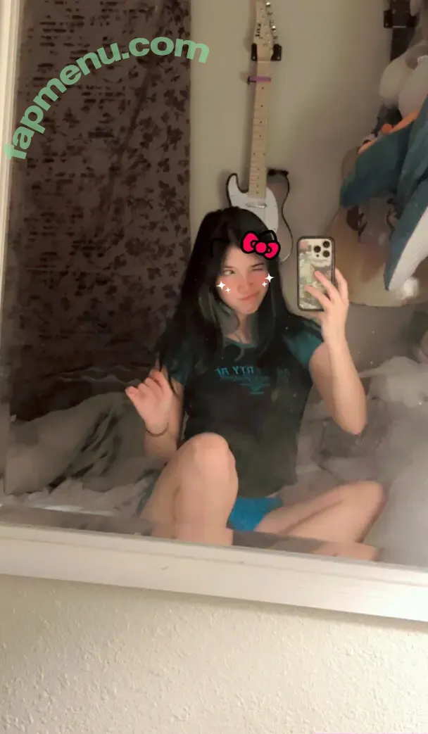 Angelina Fishtank nude photo #0198 (2and3dar_t / Purplemoths143 / angelinnareyes / purplemoths)