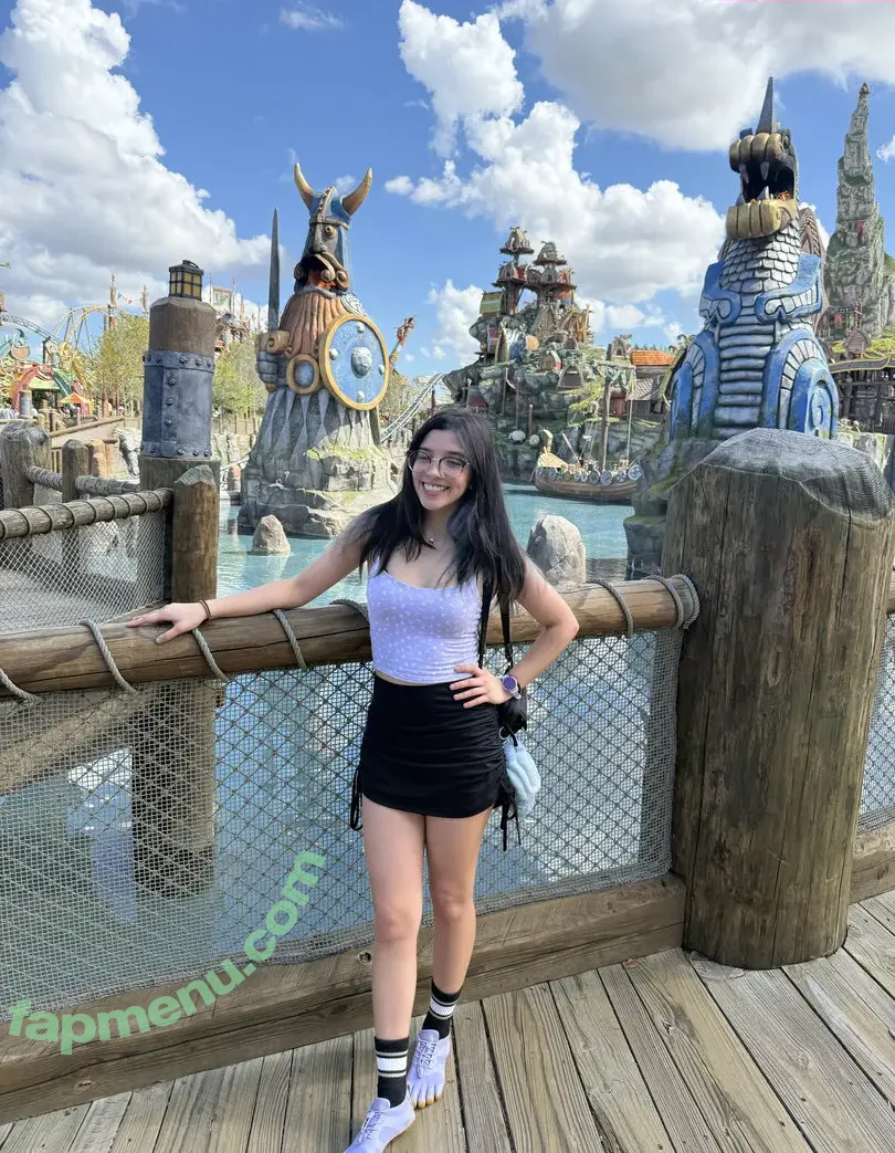 Angelina Fishtank nude photo #0210 (2and3dar_t / Purplemoths143 / angelinnareyes / purplemoths)