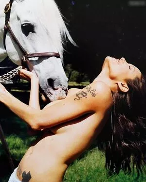 Angelina Jolie / angelinajolie nude photo #0350