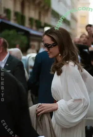 Angelina Jolie / Jolie1975 / angelinajolie nude photo #0918