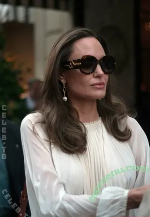 Angelina Jolie / Jolie1975 / angelinajolie nude photo #0919