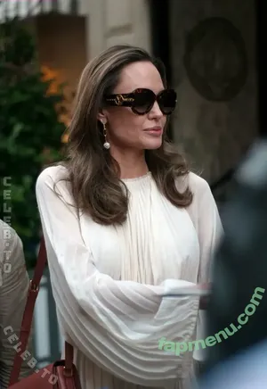 Angelina Jolie / Jolie1975 / angelinajolie nude photo #0920