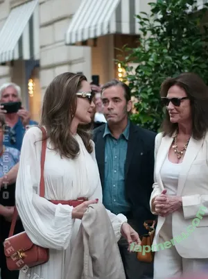 Angelina Jolie / Jolie1975 / angelinajolie nude photo #0924