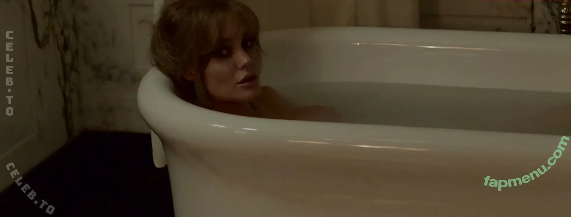 Angelina Jolie nude photo #0900 (Jolie1975 / angelinajolie)