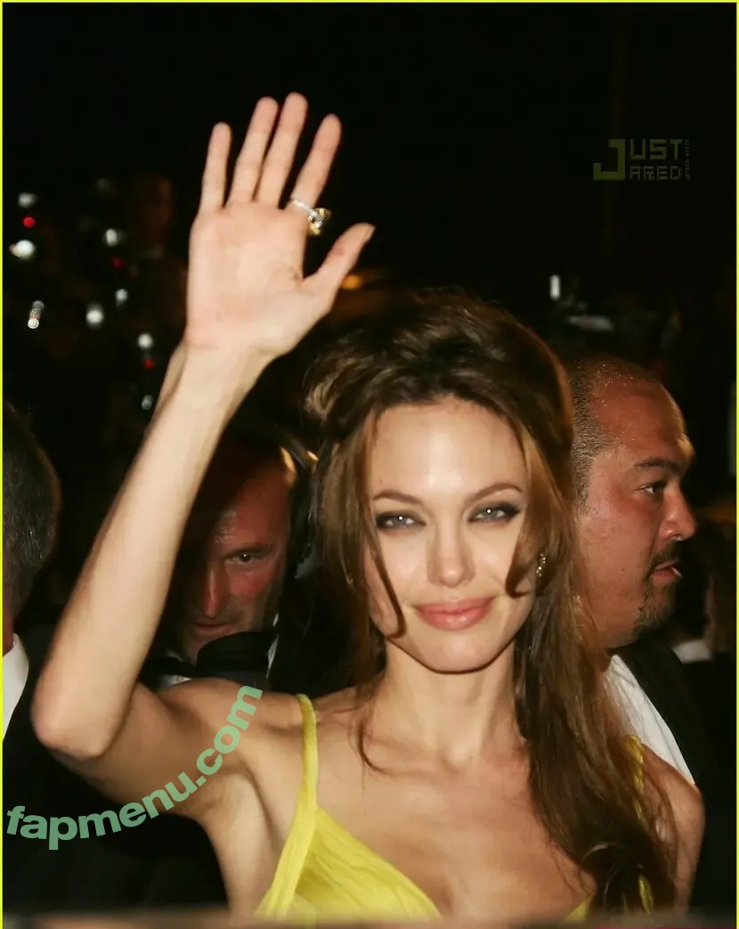 Angelina Jolie nude photo #0942 (Jolie1975 / angelinajolie)