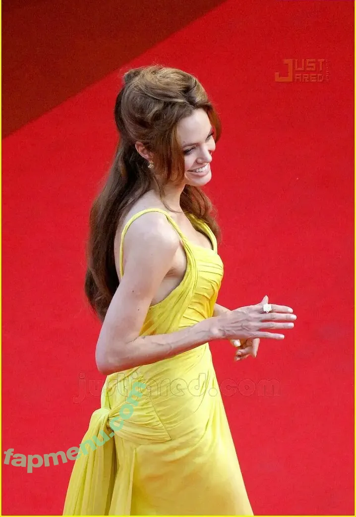 Angelina Jolie nude photo #0944 (Jolie1975 / angelinajolie)