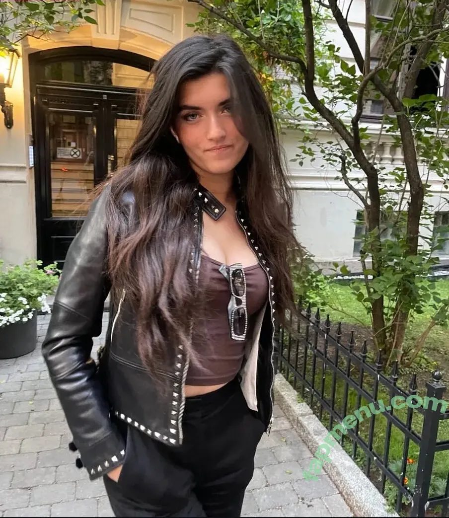 Angelina Jordan nude photo #0005 (Singer / angelinajordana)
