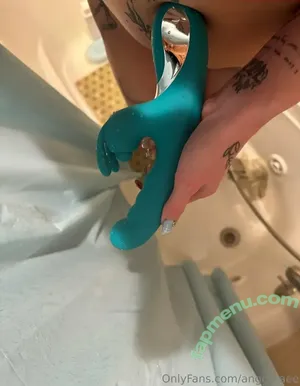 anggmaee / anggmae nude photo #0025