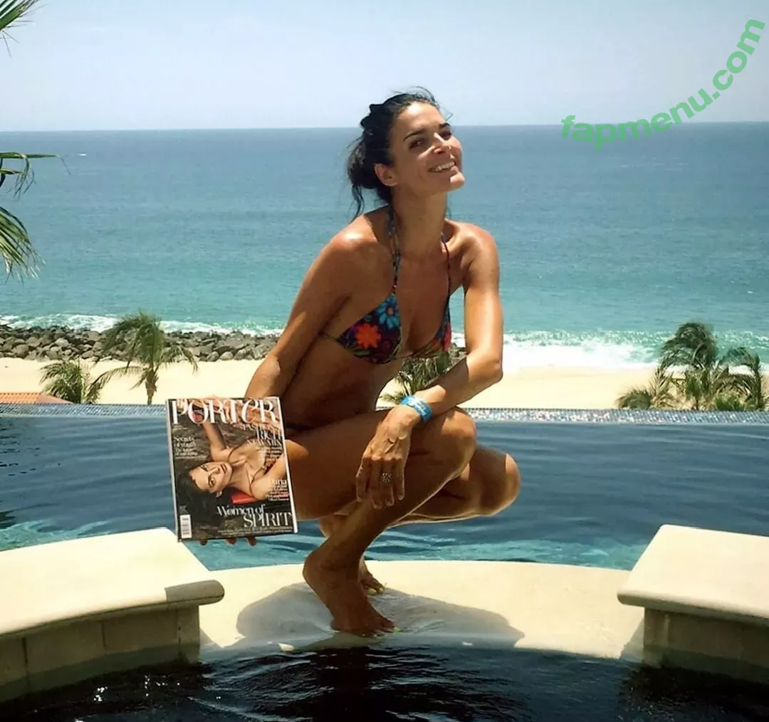 Angie Harmon nude photo #0150 (angieharmon)