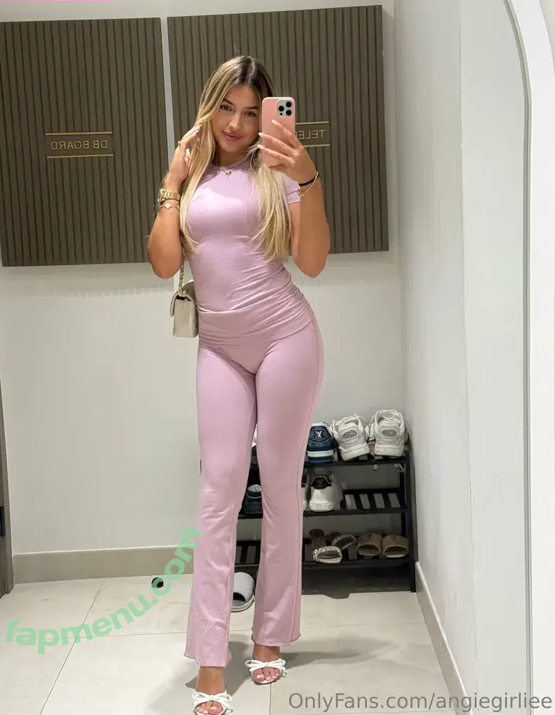 angiegirliee nude photo #0045 (angiegirlieee)