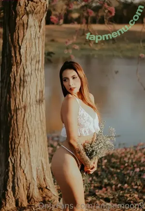 angiemoon9 / angiemoon09 nude photo #0014
