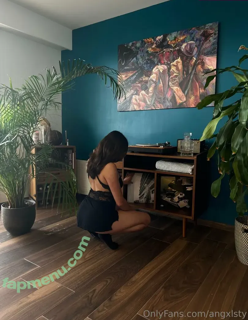 angxloff nude photo #0021 (angxl_cute)