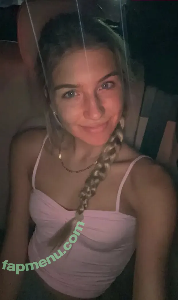 Aniela Leon nude photo #0013 (anielaleon)