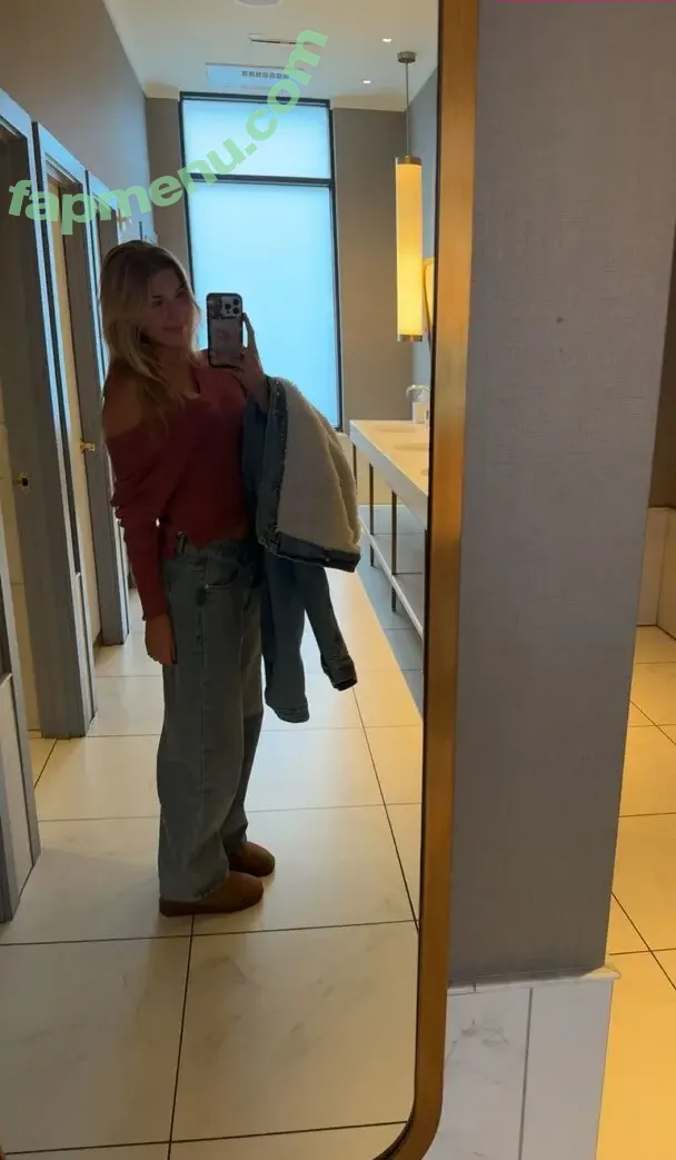 Aniela Leon nude photo #0640 (anielaleon)