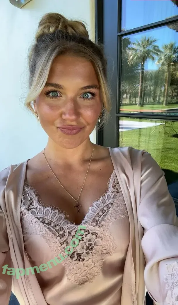 Aniela Leon nude photo #0661 (anielaleon)