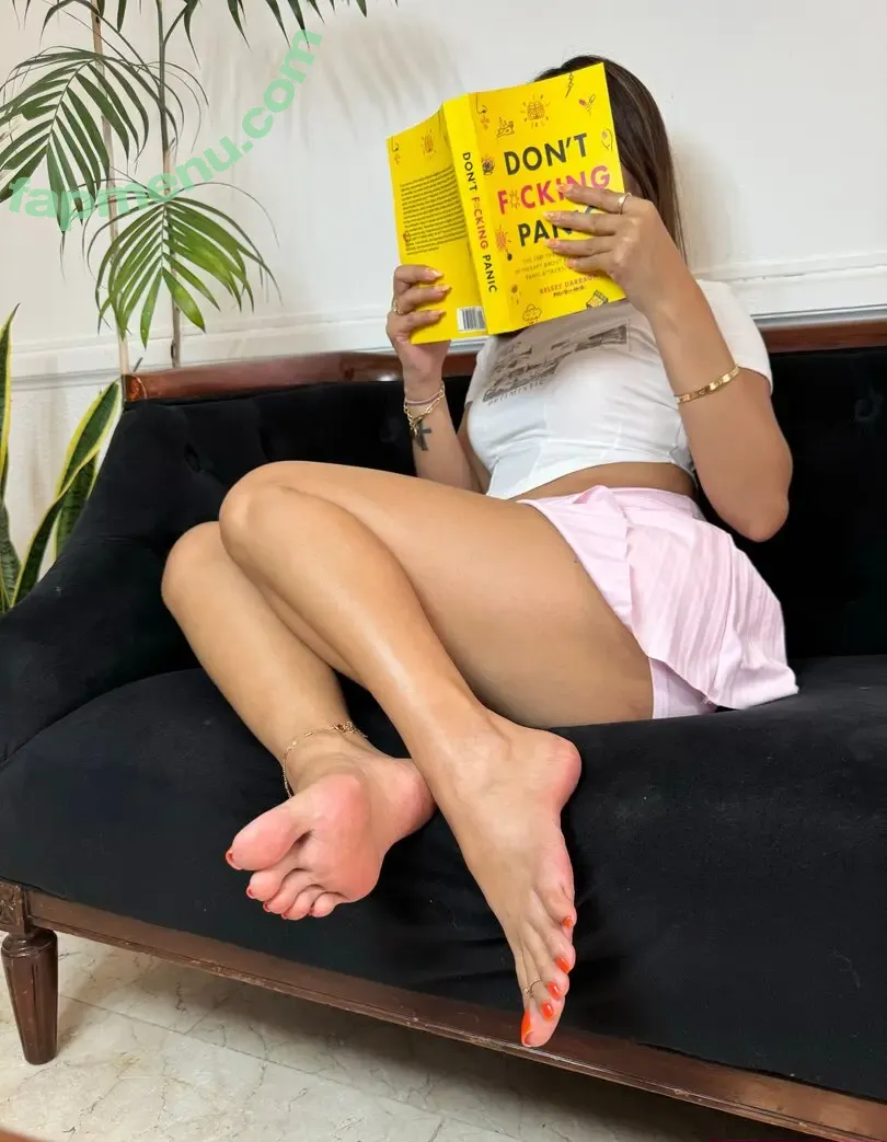 anikaprettyfeet_ nude photo #0318 (anikaprettyfeets)