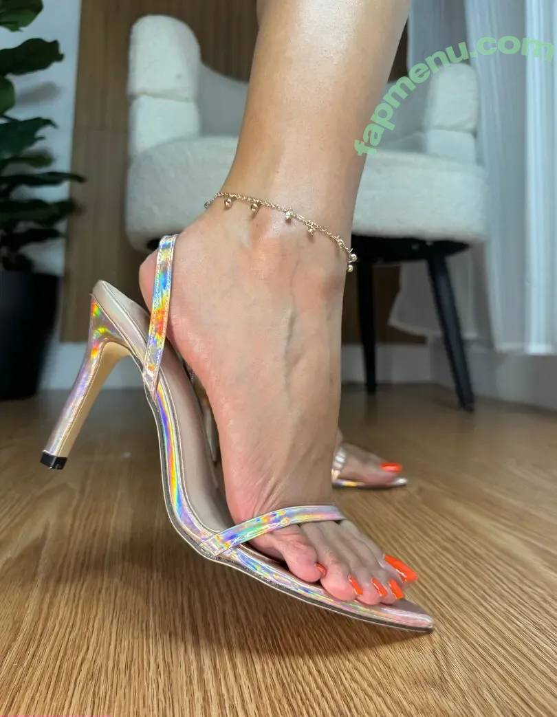 anikaprettyfeet_ nude photo #0358 (anikaprettyfeets)