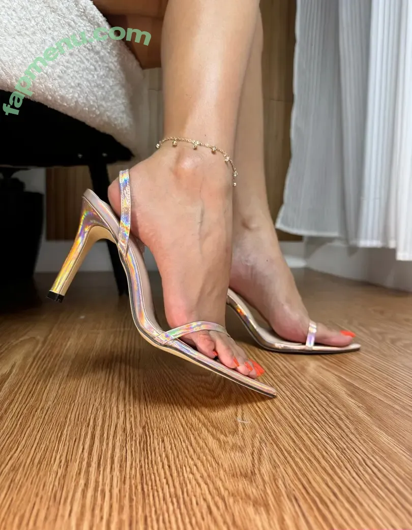 anikaprettyfeet_ nude photo #0366 (anikaprettyfeets)