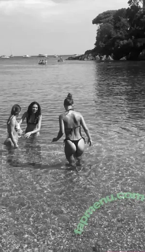 Aninagrs nude photo #0028