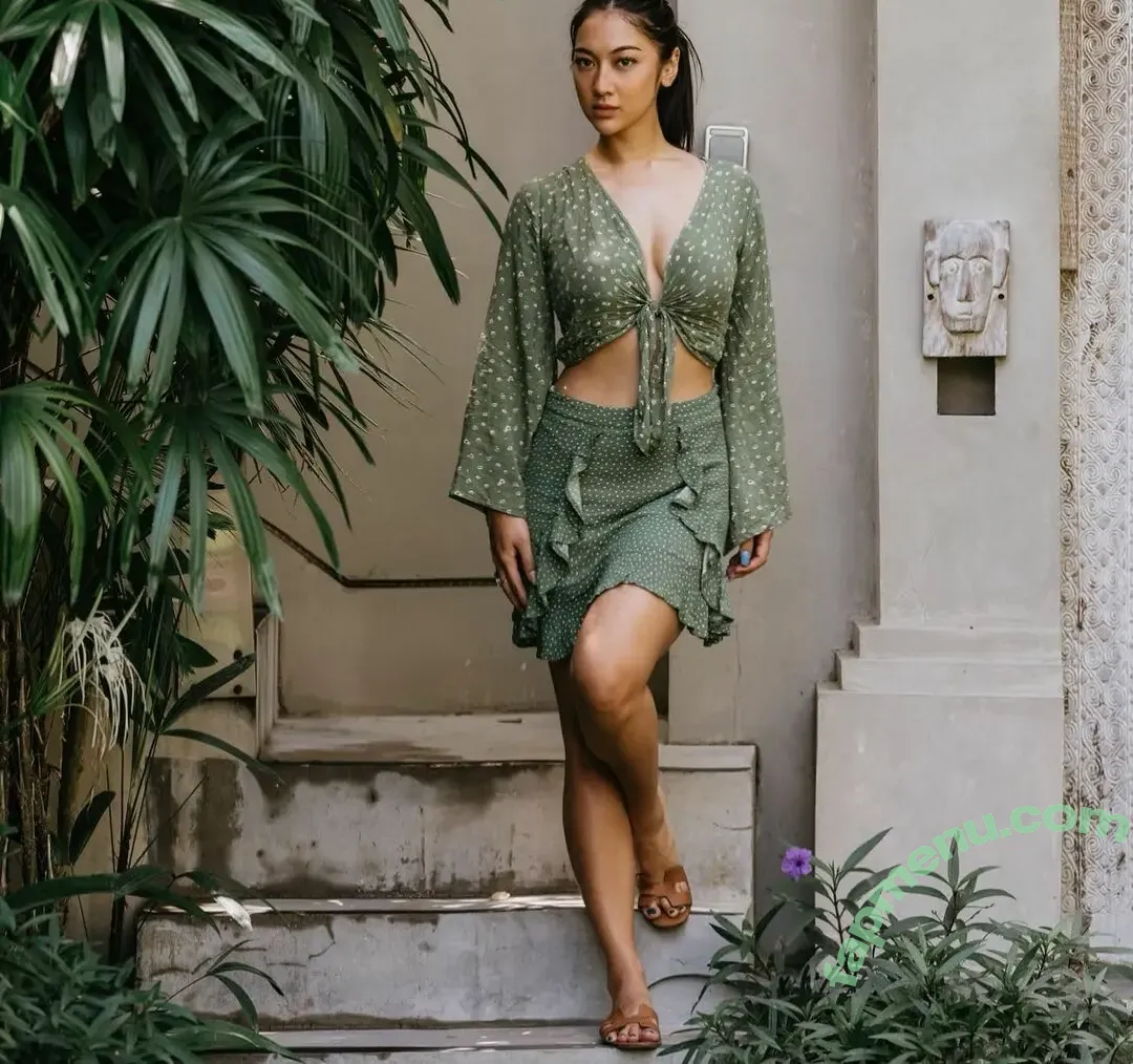 Anindita Hidayat nude photo #0067 (aninditahidayat)