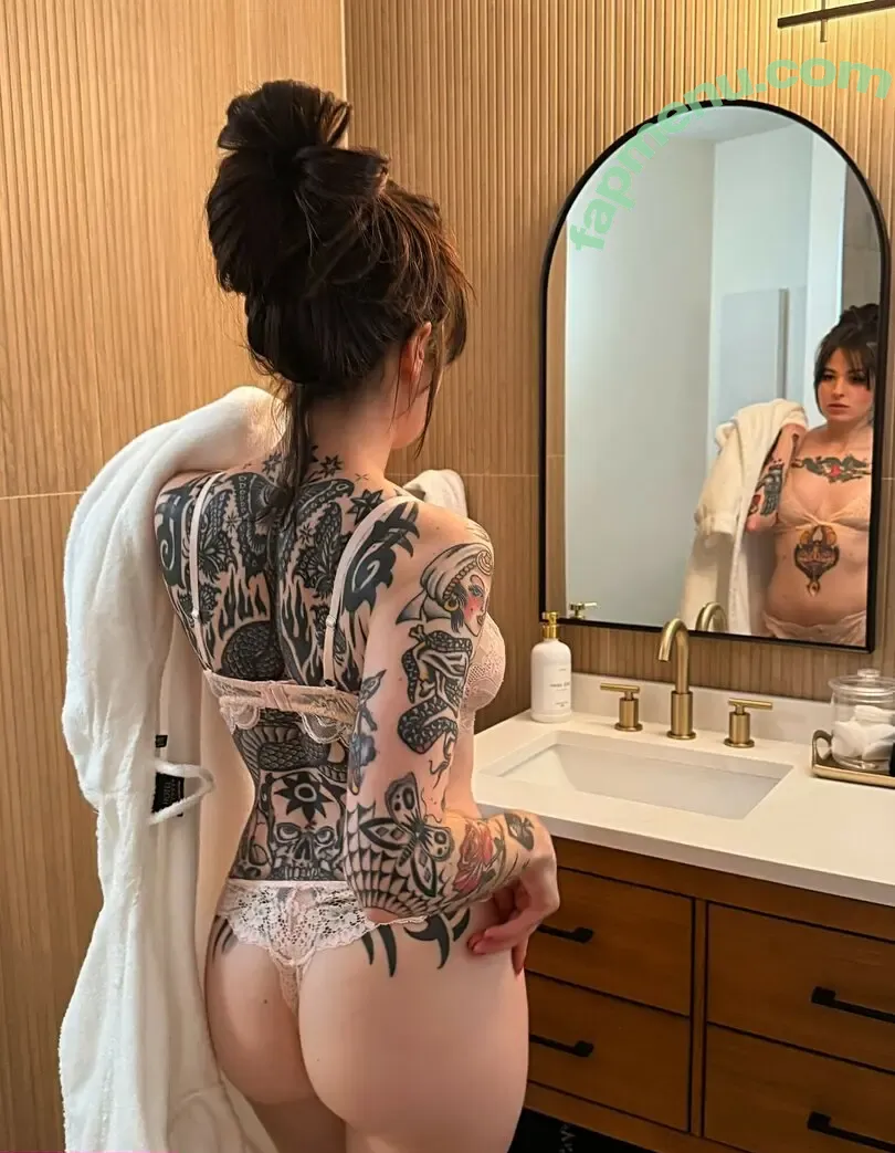 Anisa Jomha nude photo #0702 (AnisaJomha / AnisaTheGreasy / Annie Jay / anniejay)