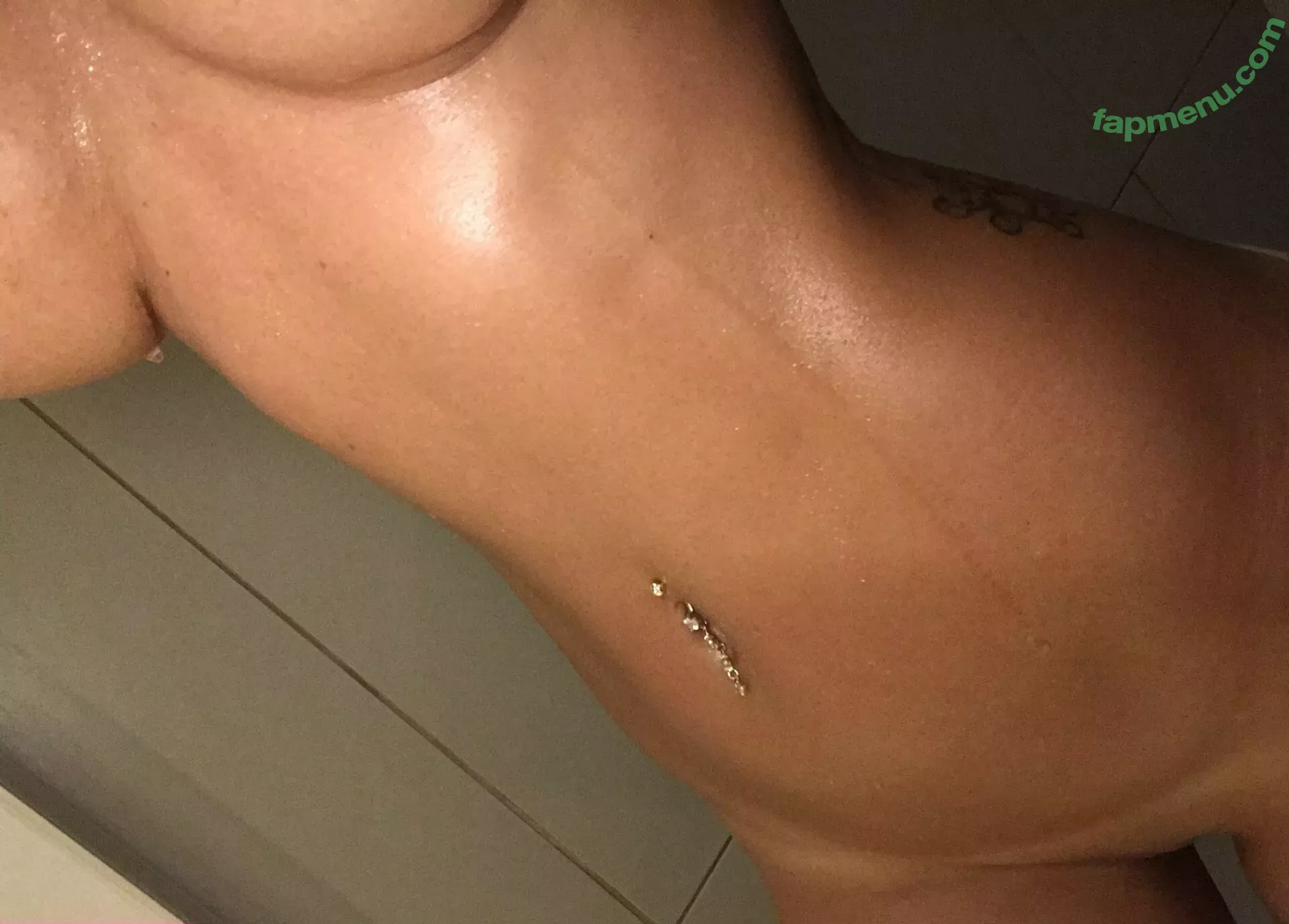 Anisyia nude photo #0051 (anisyialovee)