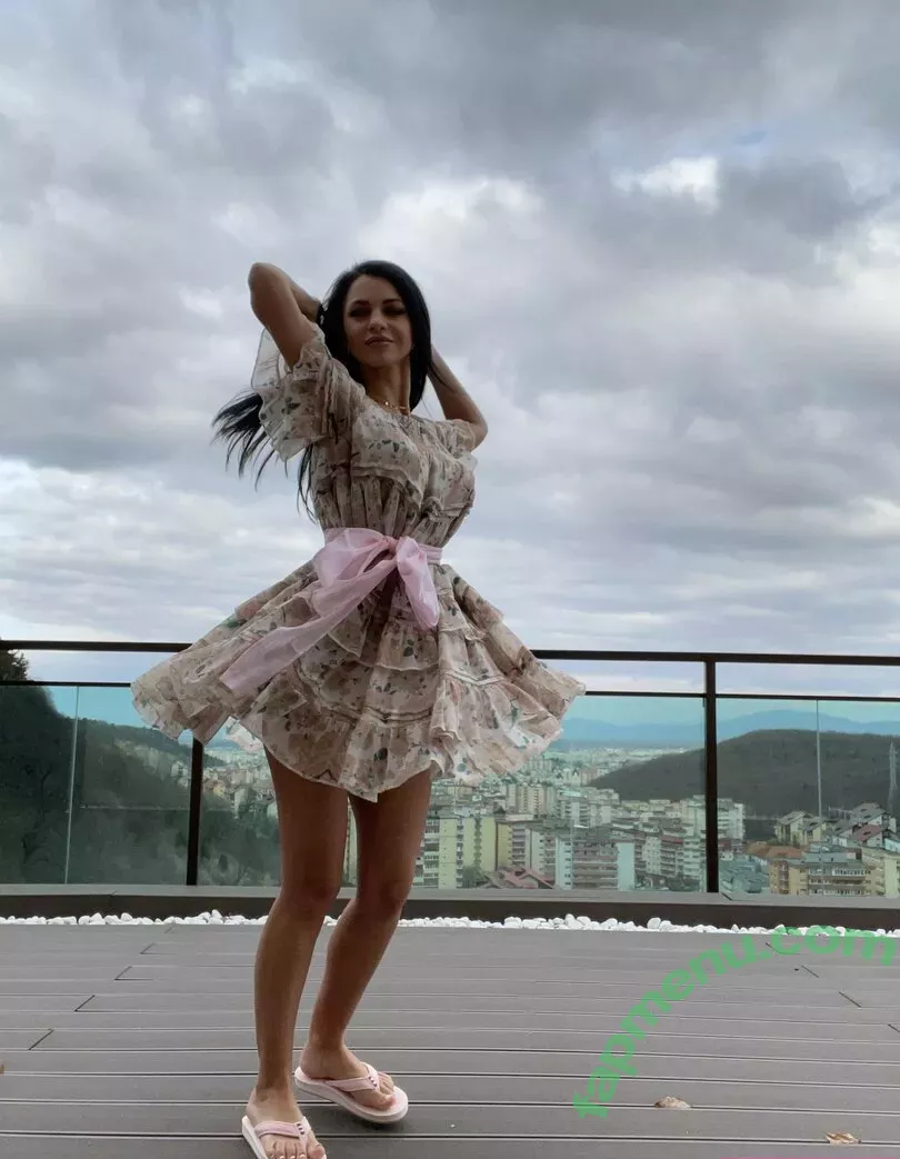 Anisyia nude photo #0080 (anisyialovee)