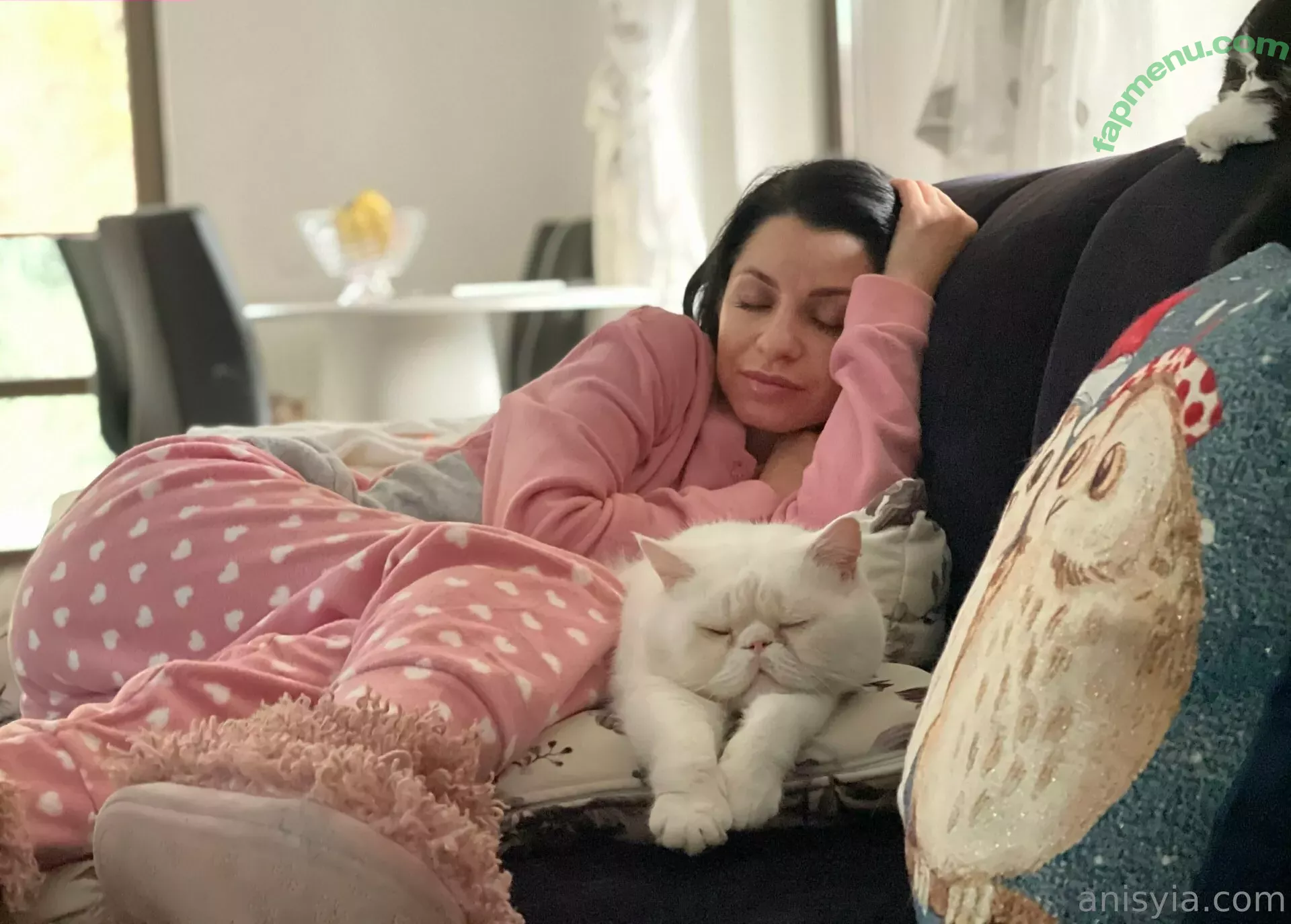 Anisyia nude photo #0228 (anisyialovee)