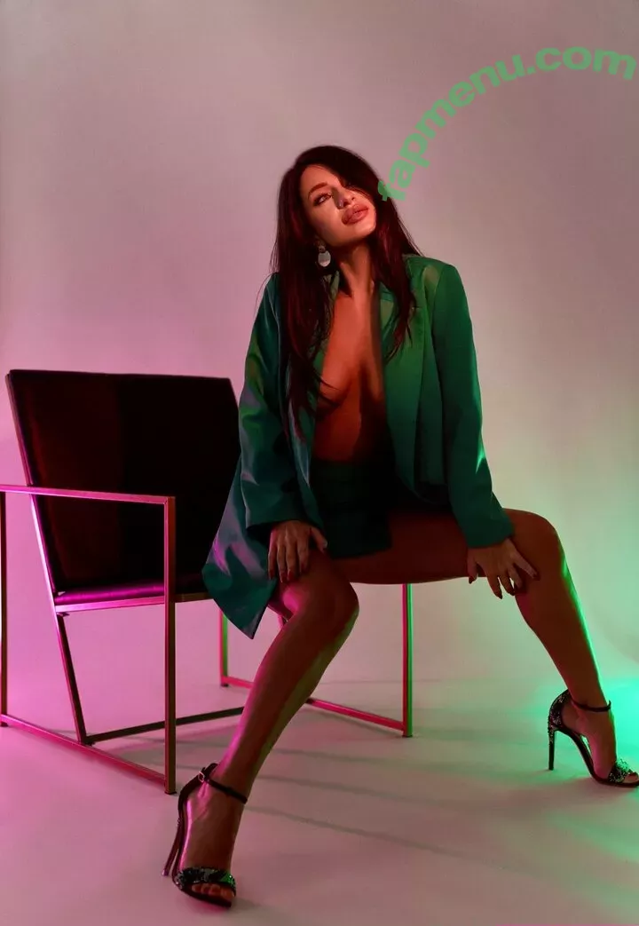 Anisyia nude photo #0253 (anisyialovee)