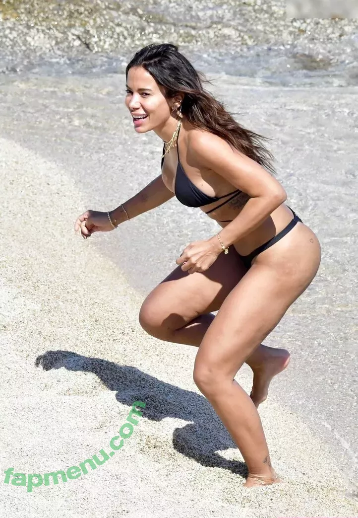 Anitta nude photo #1371 (Anitta)