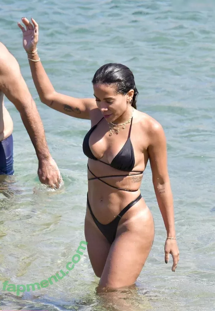 Anitta nude photo #1384 (Anitta)
