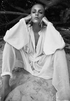 Anja Rubik / anja_rubik / anjarubikblog / anjarubikofficialfanpage nude photo #0054