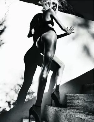 Anja Rubik / anja_rubik / anjarubikblog / anjarubikofficialfanpage nude photo #0061