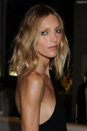 Anja Rubik / anja_rubik / anjarubikblog / anjarubikofficialfanpage nude photo #0190