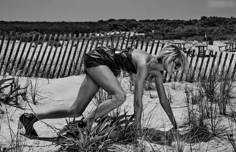 Anja Rubik / anja_rubik / anjarubikblog / anjarubikofficialfanpage nude photo #0205